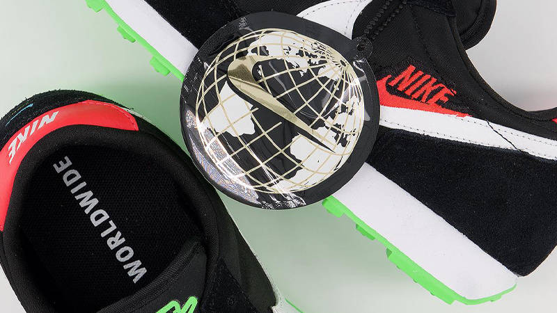 Nike Daybreak SE Worldwide Black Flash Crimson