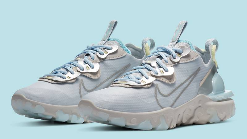 nike react baby blue