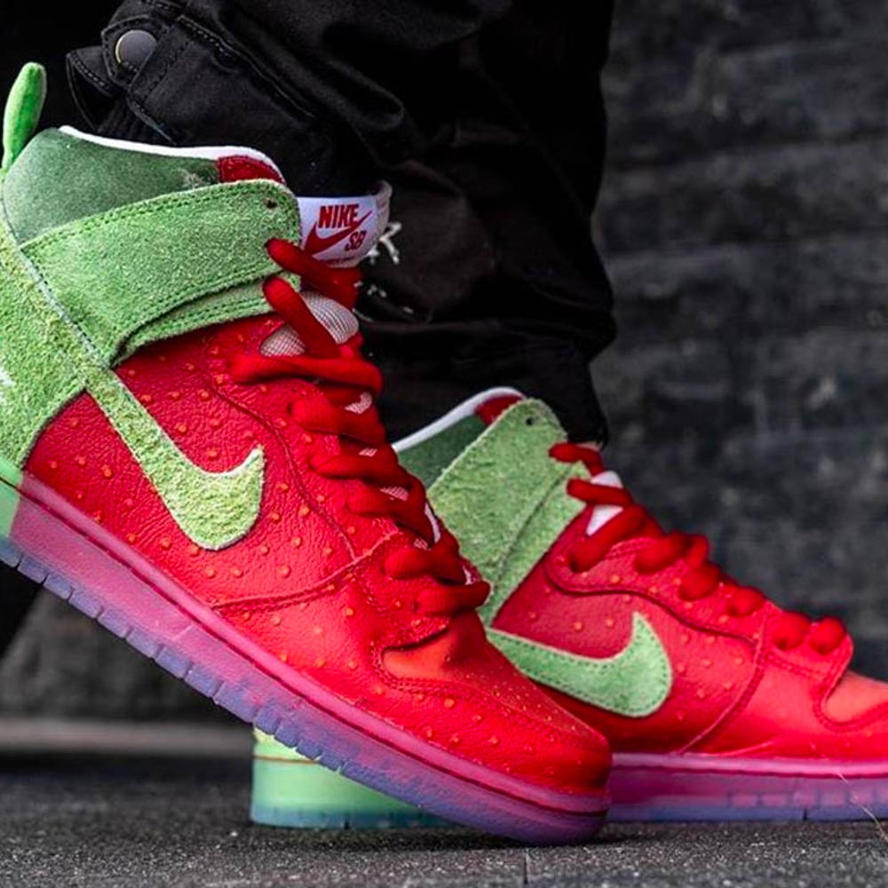 strawberry cough dunks release date