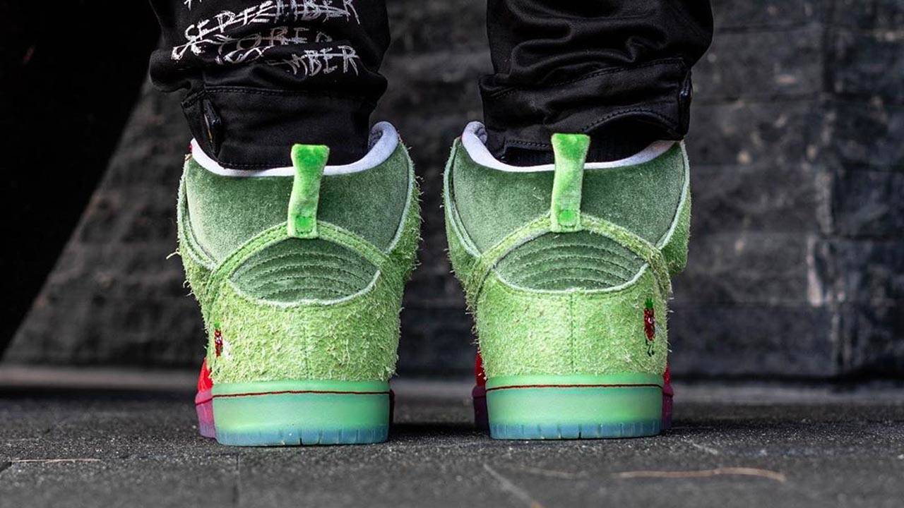 Nike SB Dunk High "Strawberry Cough"