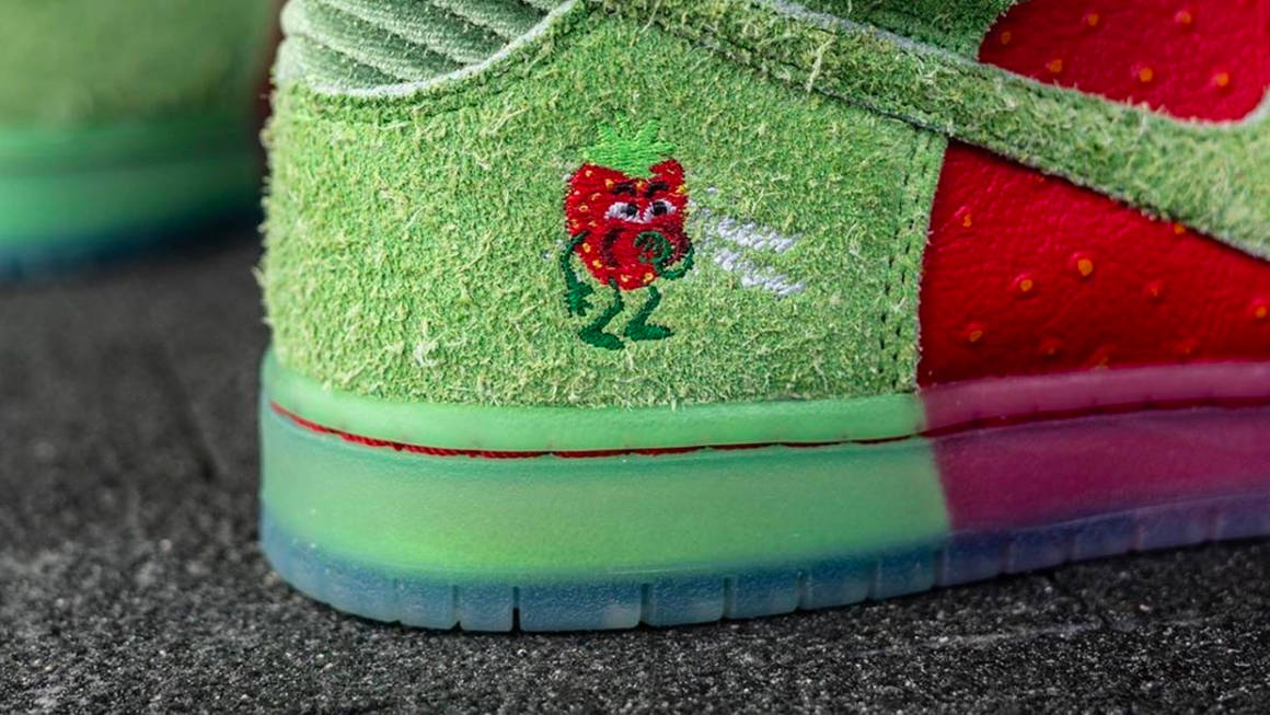 strawberry cough dunks release date