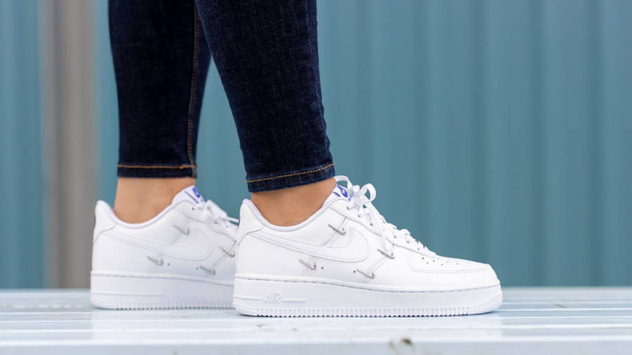 white air force 1 on foot
