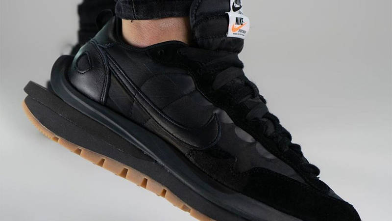 nike sacai vaporwaffle off noir