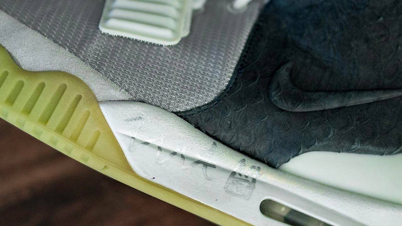 Nike Air Yeezy 2 "Mismatch"