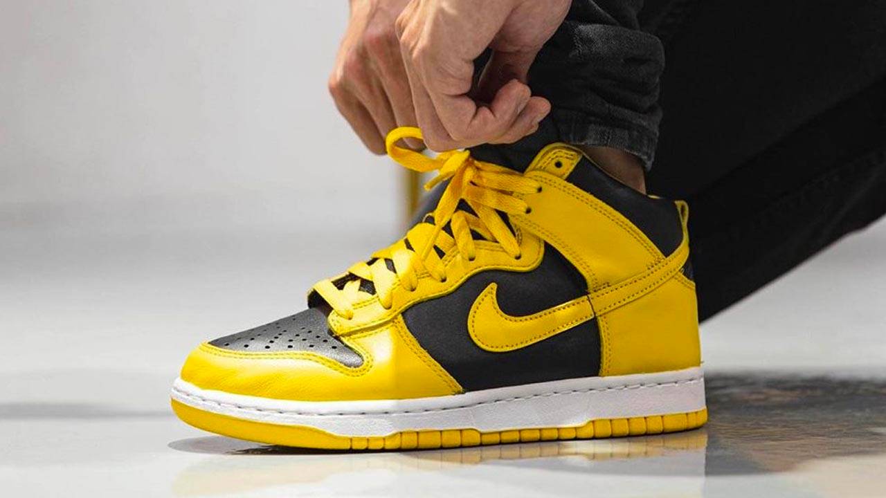 Nike Dunk High "Varsity Maize"