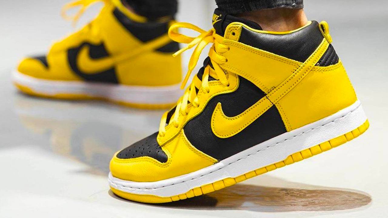Nike Dunk High "Varsity Maize"