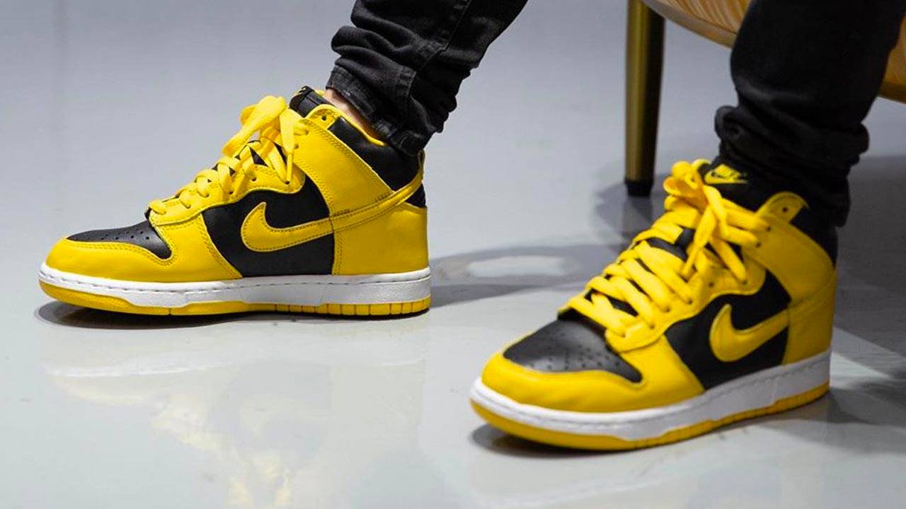 Nike Dunk High "Varsity Maize"