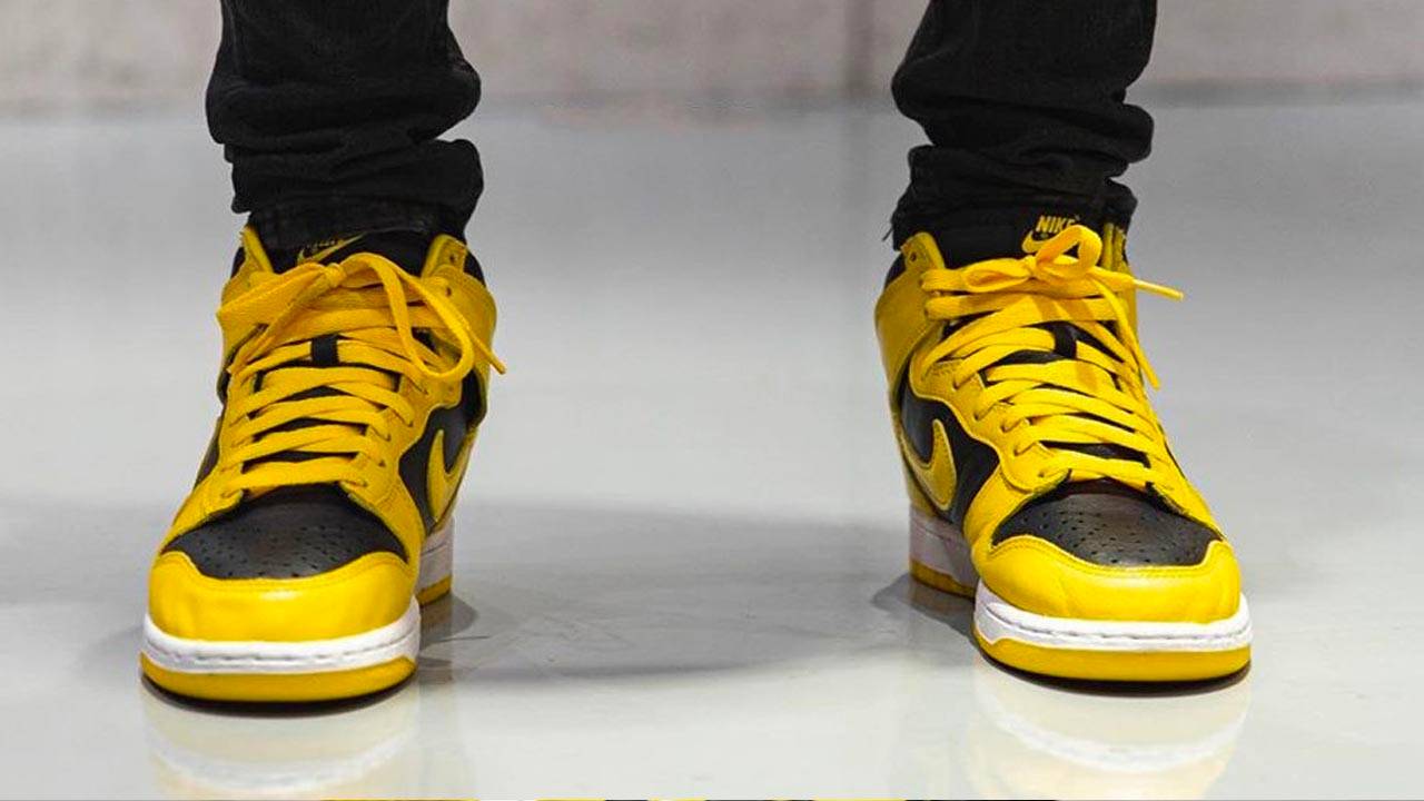 Nike Dunk High "Varsity Maize"