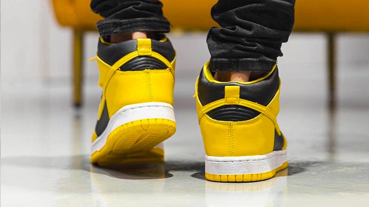 Nike Dunk High "Varsity Maize"
