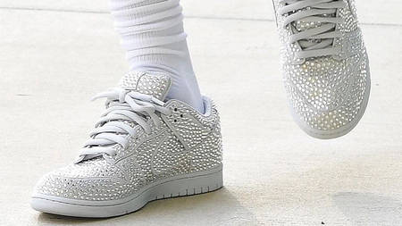 Dazzling Crystals Decorate The Cactus Plant Flea Market x Nike Dunk Low 'Pure Platinum' Dazzling Crystals Decorate The Cactus Plant Flea Market x Nike Dunk Low 'Pure Platinum'