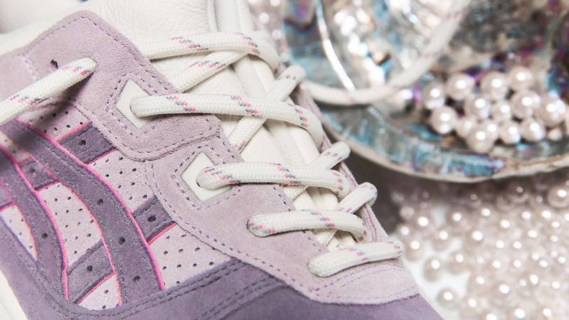 END x ASICS GEL-Lyte III Pearl Top Closeup
