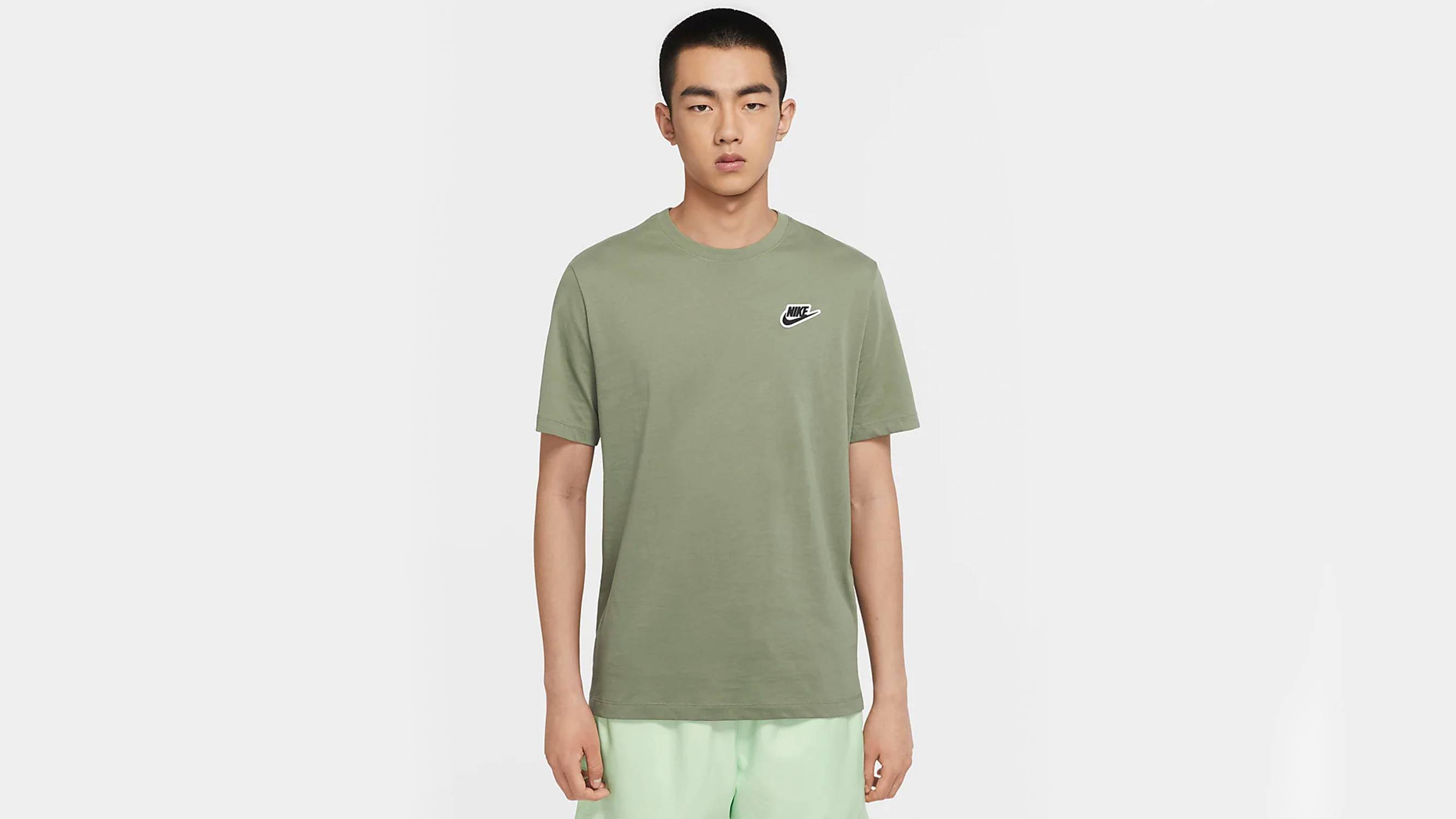 Take an Extra 20% Off These Incredible Nike Apparel Pieces