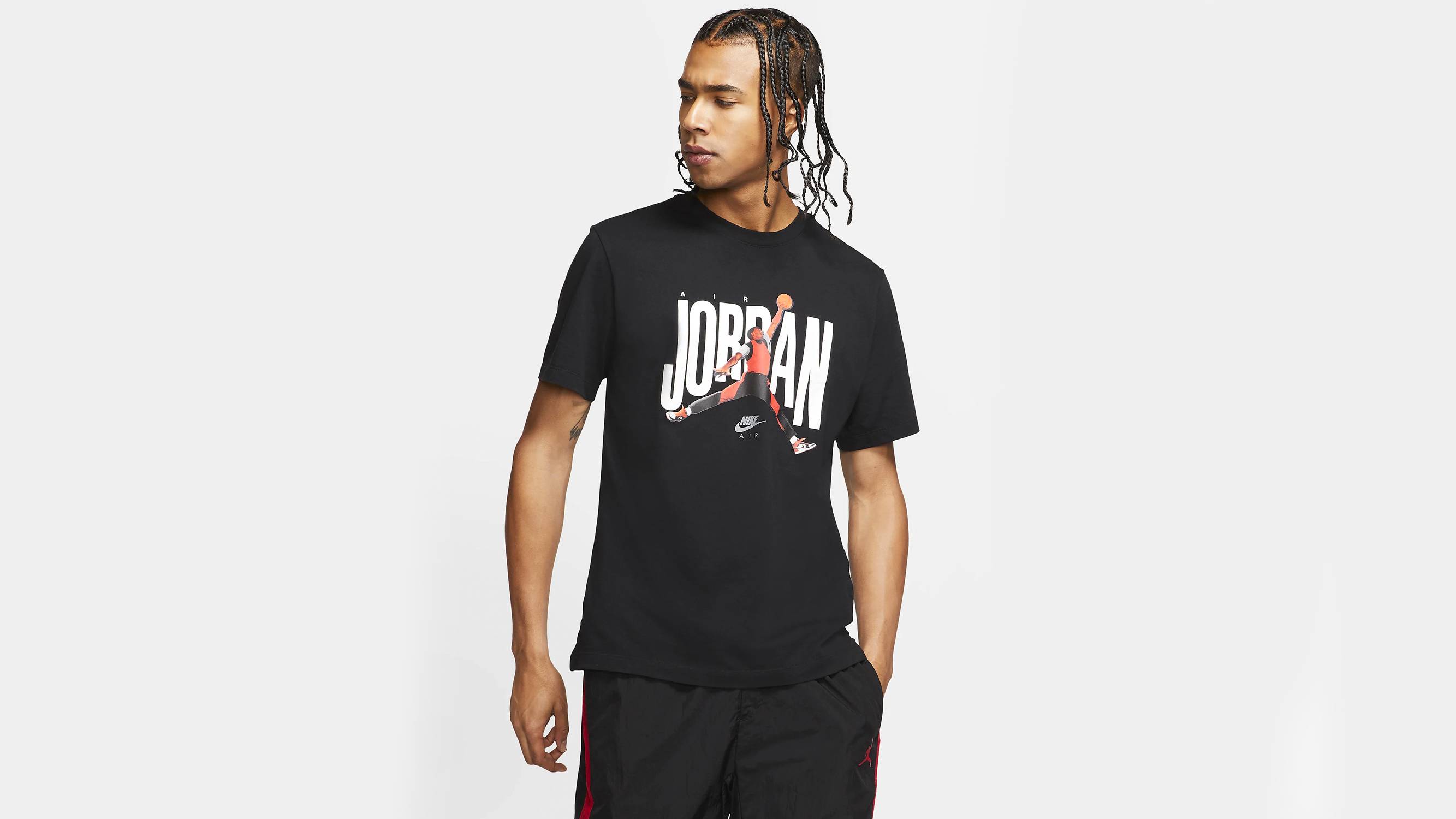 Take an Extra 20% Off These Incredible Nike Apparel Pieces