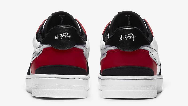 Nike Squash-Type Black Toe Back