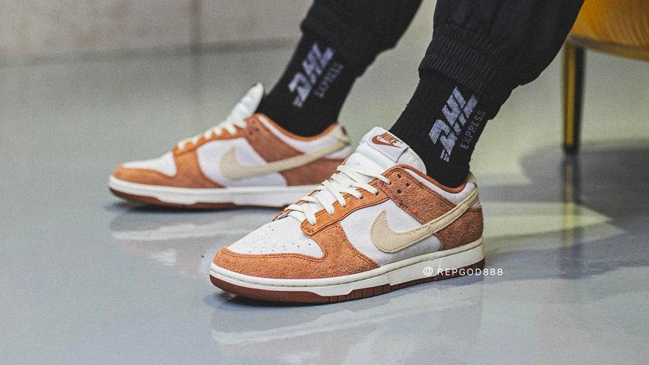 Nike Dunk Low "Medium Curry"