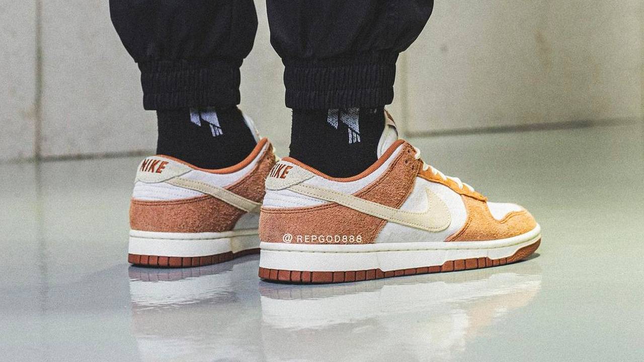 Nike Dunk Low "Medium Curry"