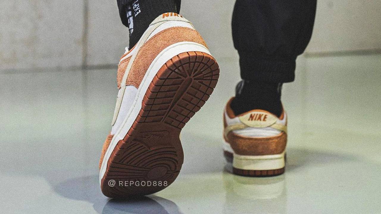 Nike Dunk Low "Medium Curry"