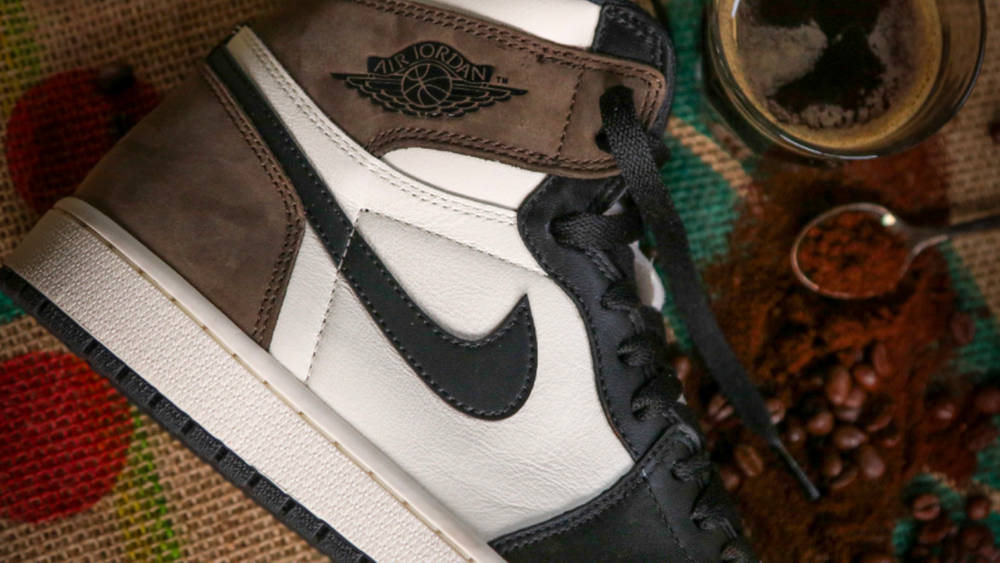 Image via Sneaker Jagers Air Jordan 1 High OG "Dark Mocha"