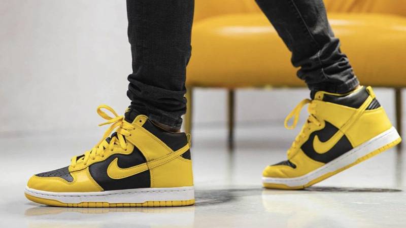 nike dunk high varsity maize 2020