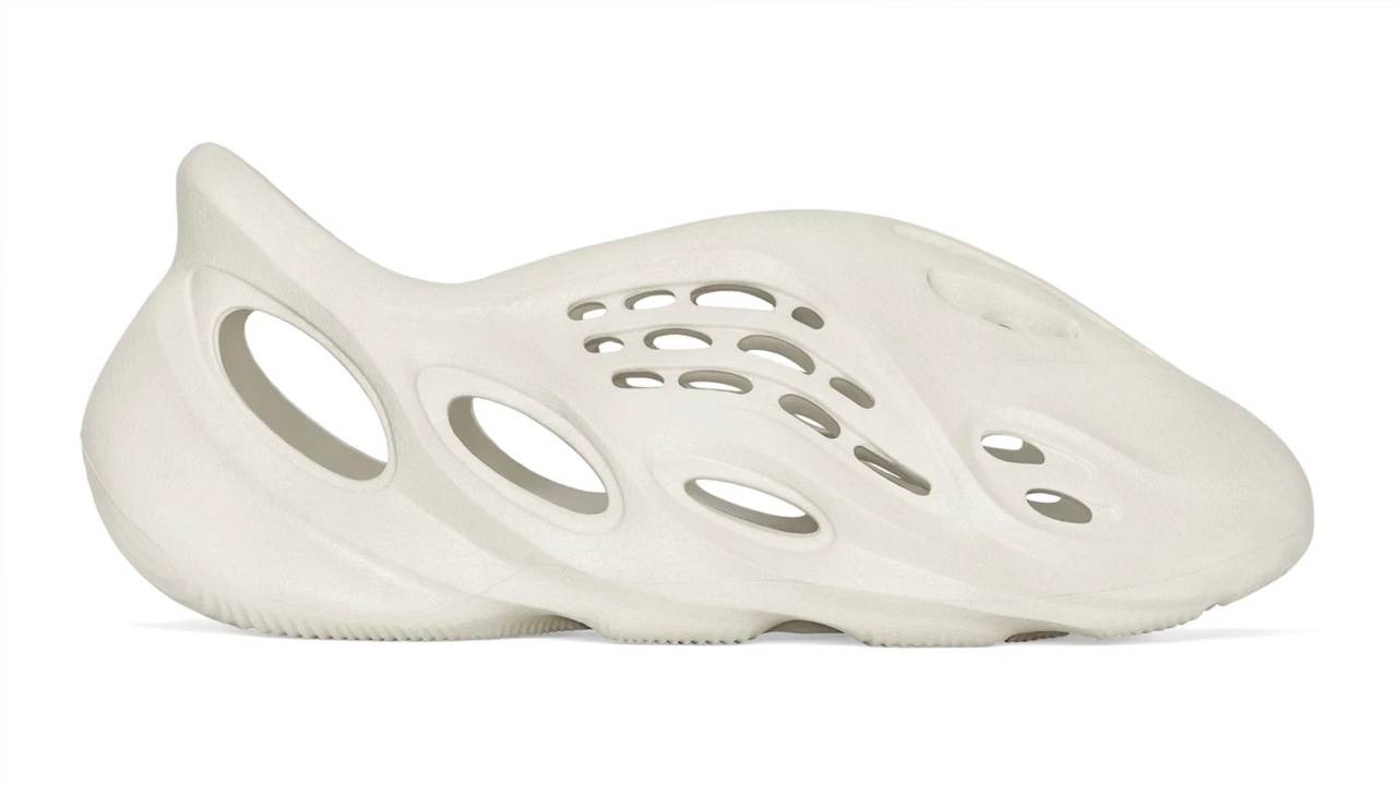 Kanye West Wants the Yeezy Foam RNNR to Cost Just $20