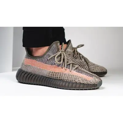 adidas q44945 sneakers V2 Ash Stone On Foot Side