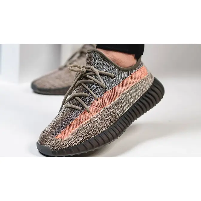 adidas q44945 sneakers V2 Ash Stone On Foot