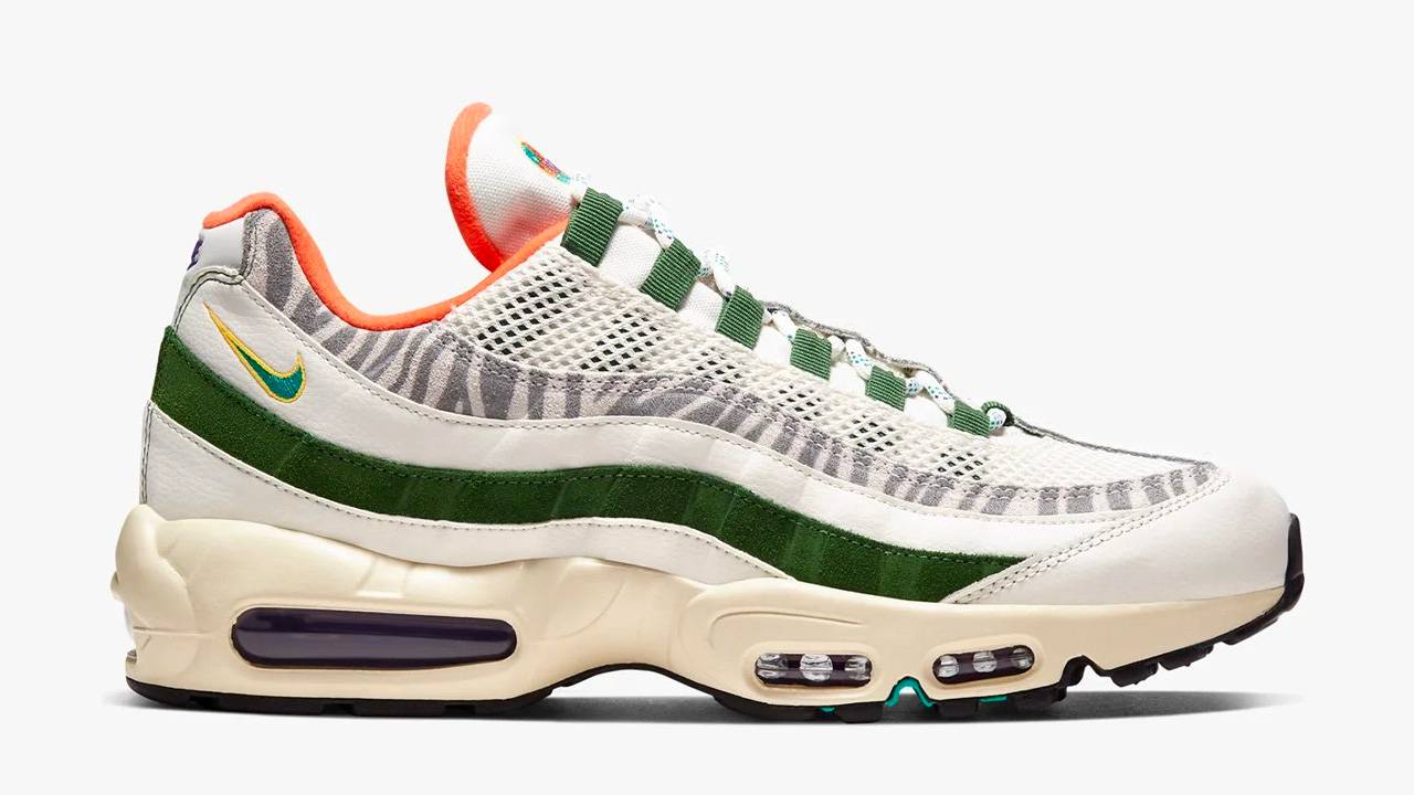 Buy 2 Sale Items & Get an Extra 25% Off With Sneakersnstuff's Unmissable Black Friday Deal