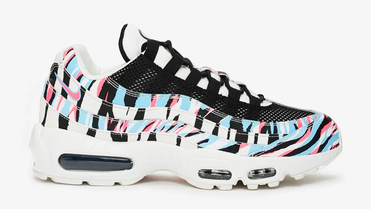 Buy 2 Sale Items & Get an Extra 25% Off With Sneakersnstuff's Unmissable Black Friday Deal