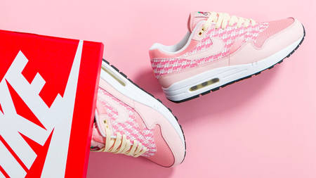 Release Reminder: Don't Miss the Nike Air Max 1 "Strawberry Lemonade"!