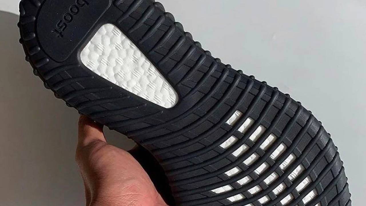 Yeezy Boost 350 V2 "Bred" 2020