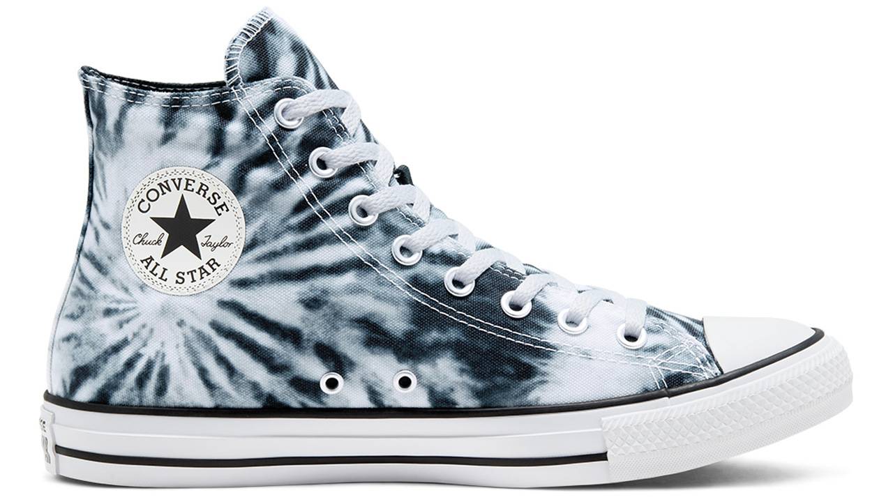 Take an Extra 20% Off Sale With Converse's Singles' Day Code!