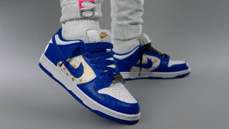 Get Up Close With the Supreme x Nike SB Dunk Low "Hyper Blue" Get Up Close With the Supreme x Nike SB Dunk Low "Hyper Blue"