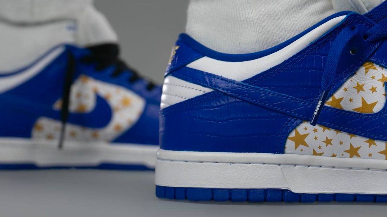 Supreme x Nike SB Dunk Low "Hyper Blue"