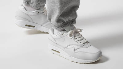 nike air max 1 rub away white khaki