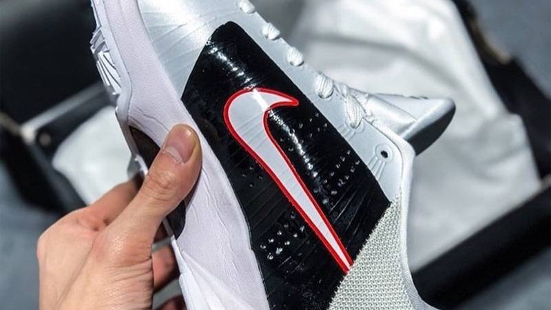 Nike Kobe 5 Protro Alternate Bruce Lee In Hand