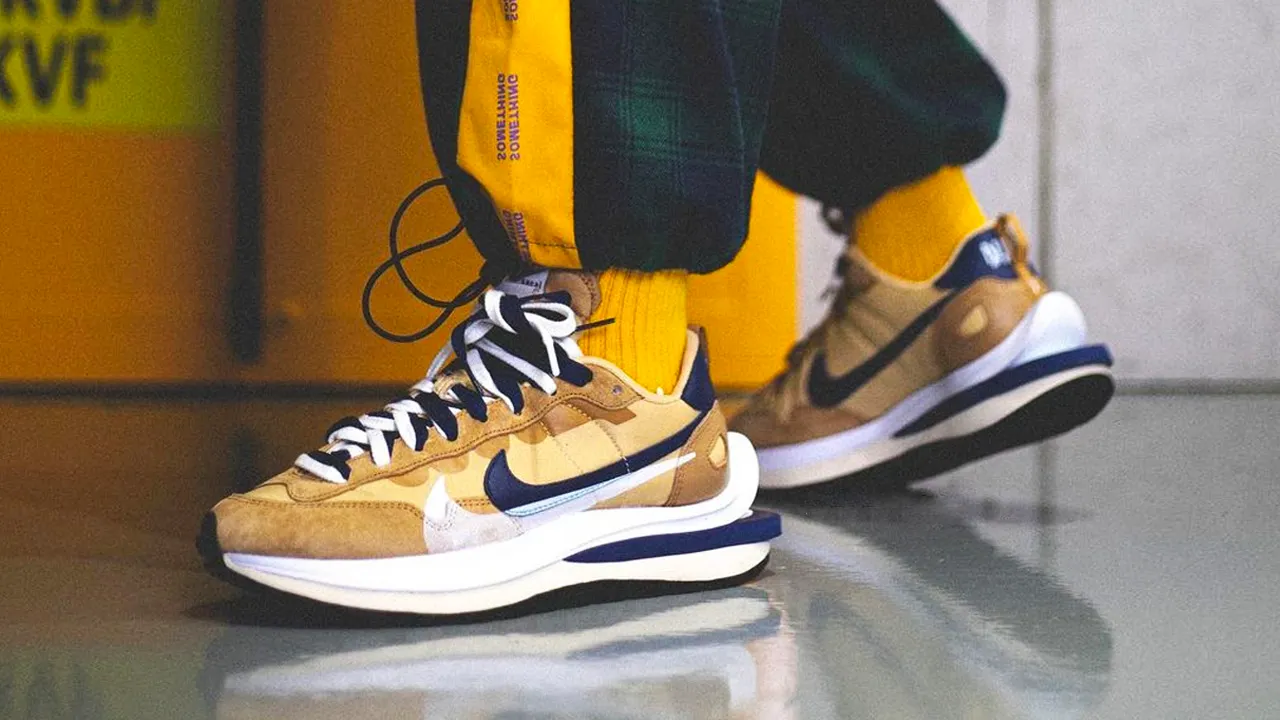 Sacai x nike hot sale ldv waffle on feet