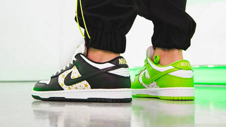 Up Close With the Supreme x Nike SB Dunk Low "Black" & "Mean Green" Up Close With the Supreme x Nike SB Dunk Low "Black" & "Mean Green"
