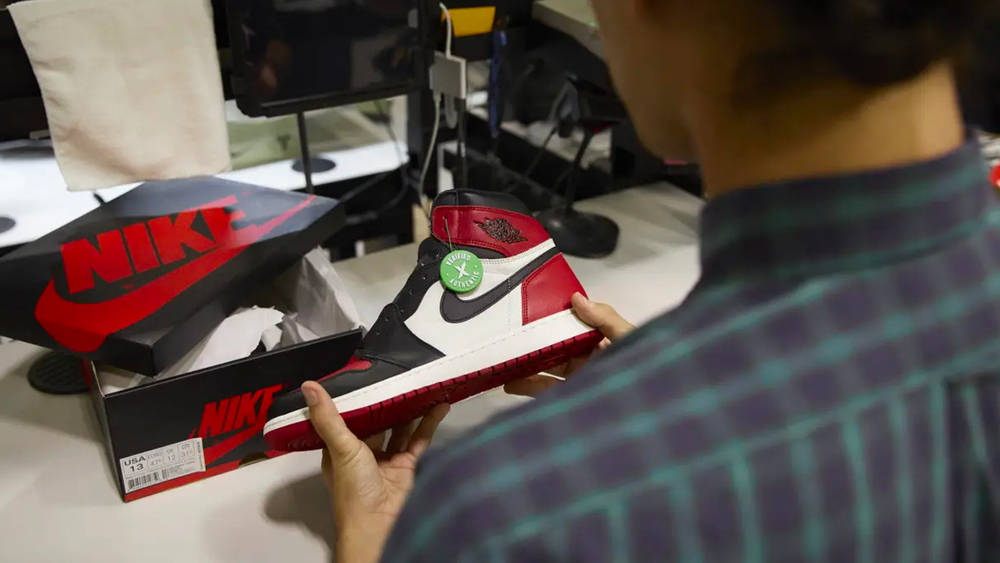 Win an Instant Prize for Every Single StockX Cop This Black Friday!