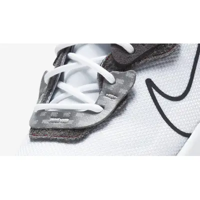 3M x Nike React White Anthracite Closeup