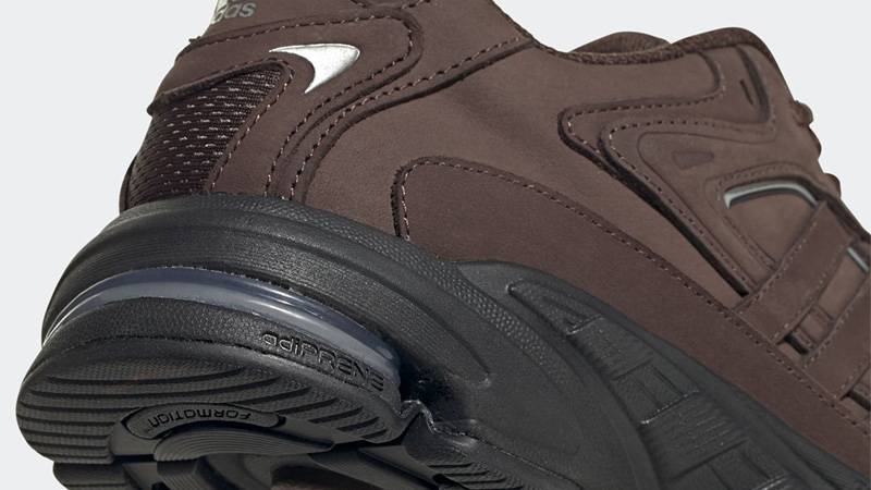 adidas Response CL Brown Black Back Closeup