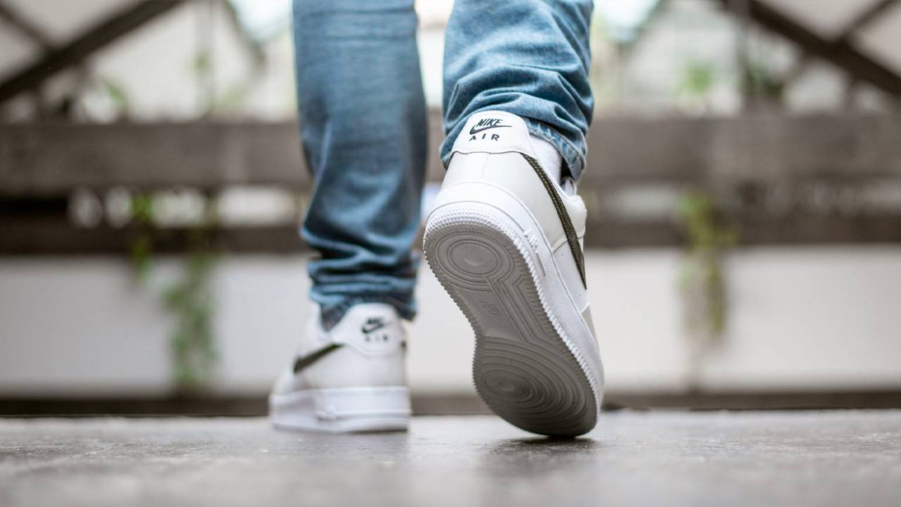 Nike Air Force 1 "Metallic Summit White"