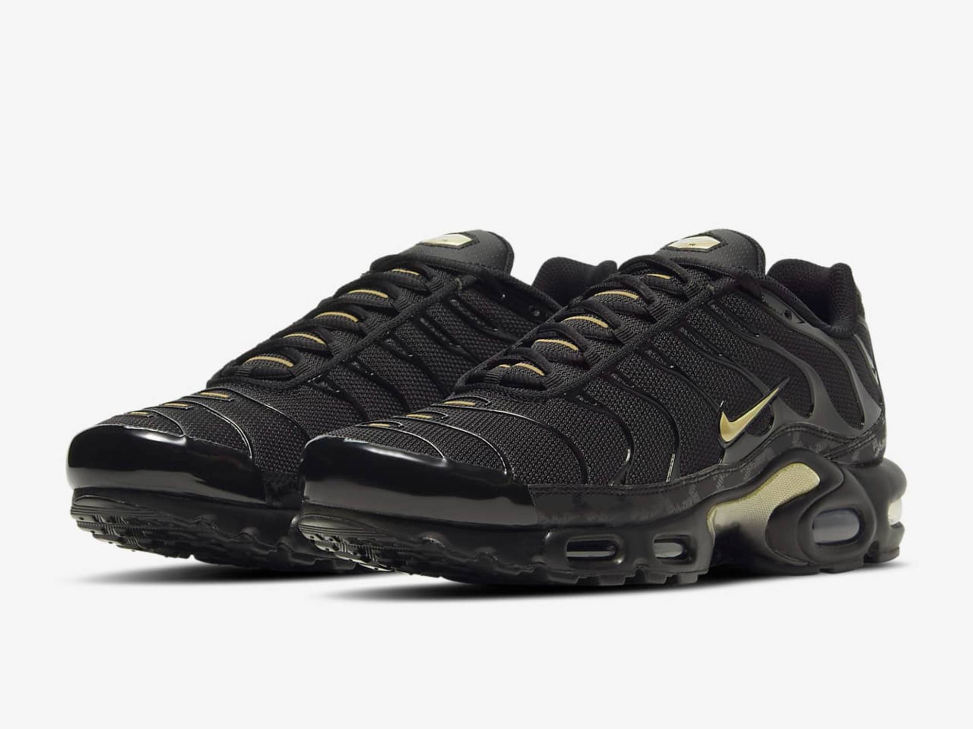 Cop These 15 Trending Nike Sneakers From Major Jordan Restocks to Mind-Blowing Sale Items 8