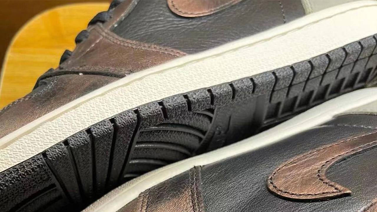 Air Jordan 1 High OG "Light Army"