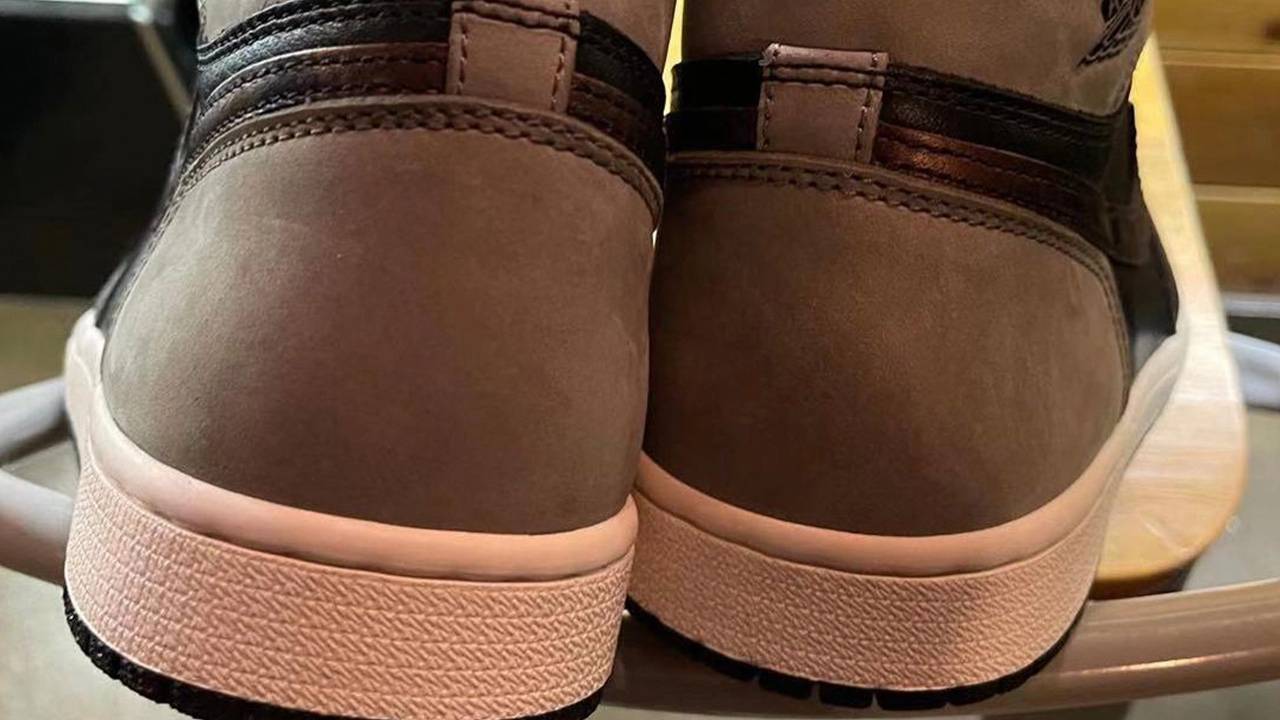 Air Jordan 1 High OG "Light Army"