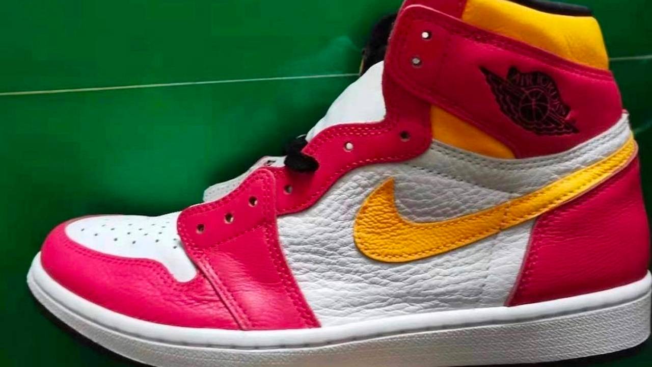 Air Jordan 1 High OG "Light Fusion Red"