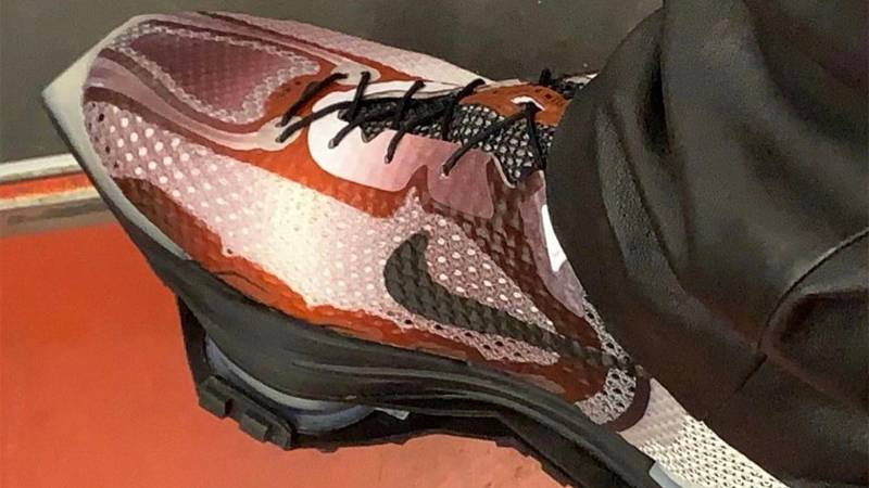 zoom 004 x mmw on feet