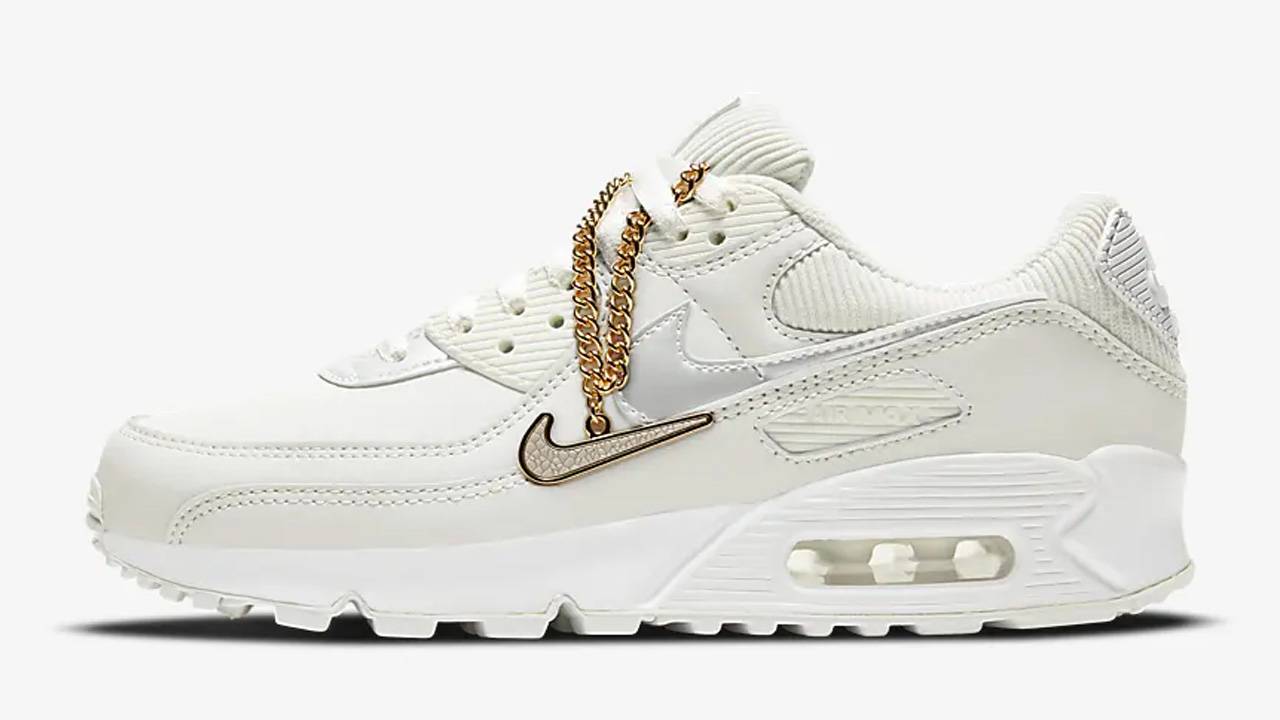 25 Insane Sneaker & Apparel Steals You Can't Miss in Nike's Christmas Sale!