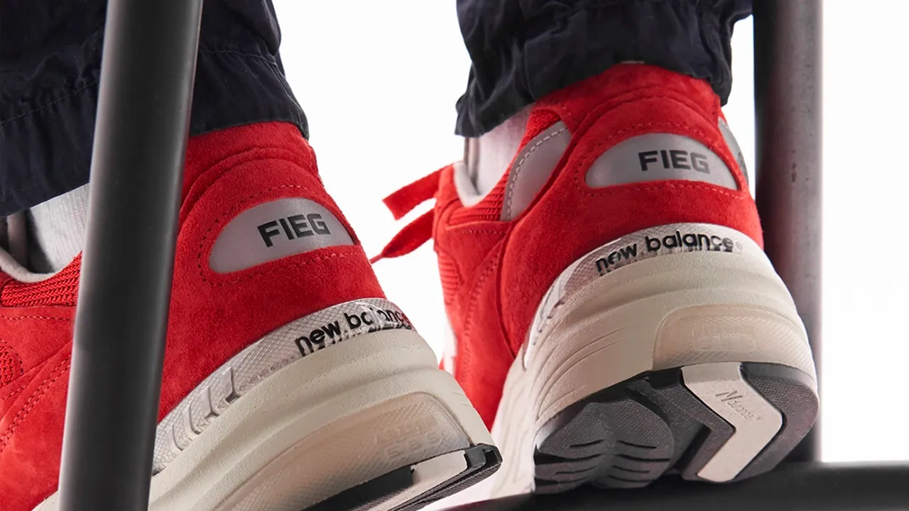 New Balance 992 Kith Kithmas Red キスマスレッド New Balance 992 X Kith Kithmas Collection Team Red M992KR