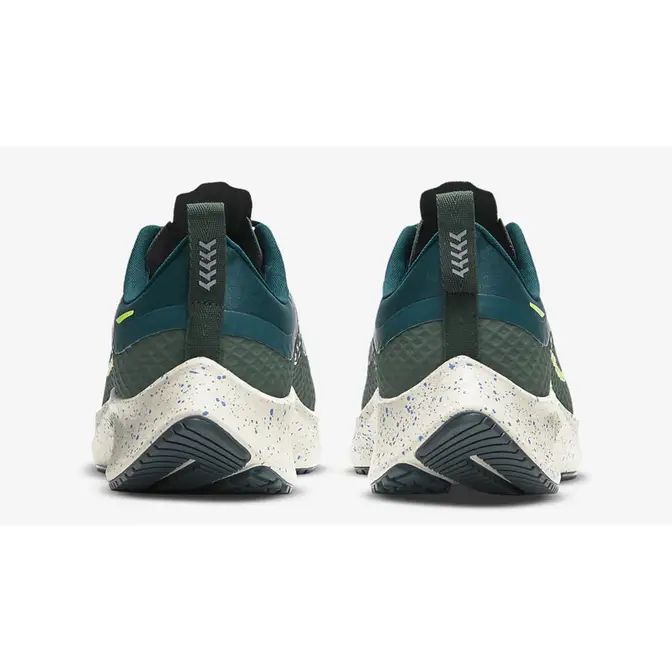 nike pegasus 37 shield shoes