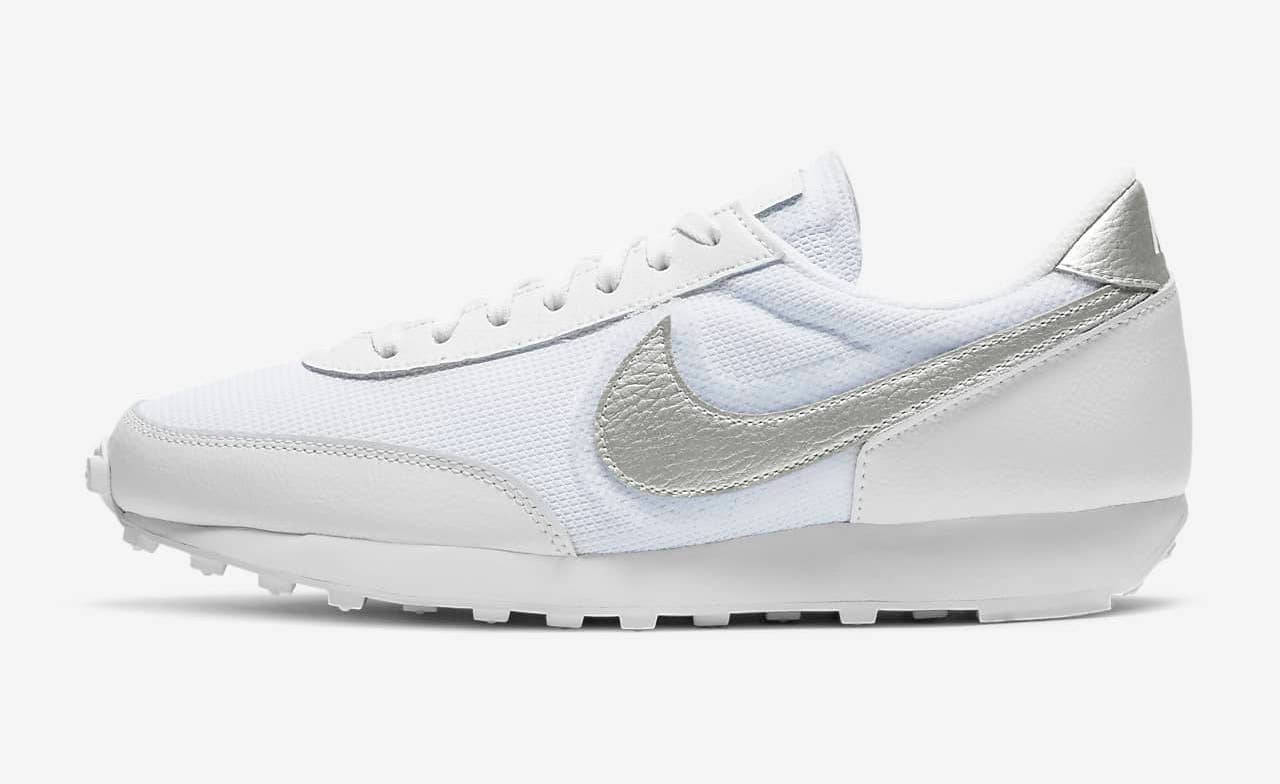 Nike daybreak white metallic silver